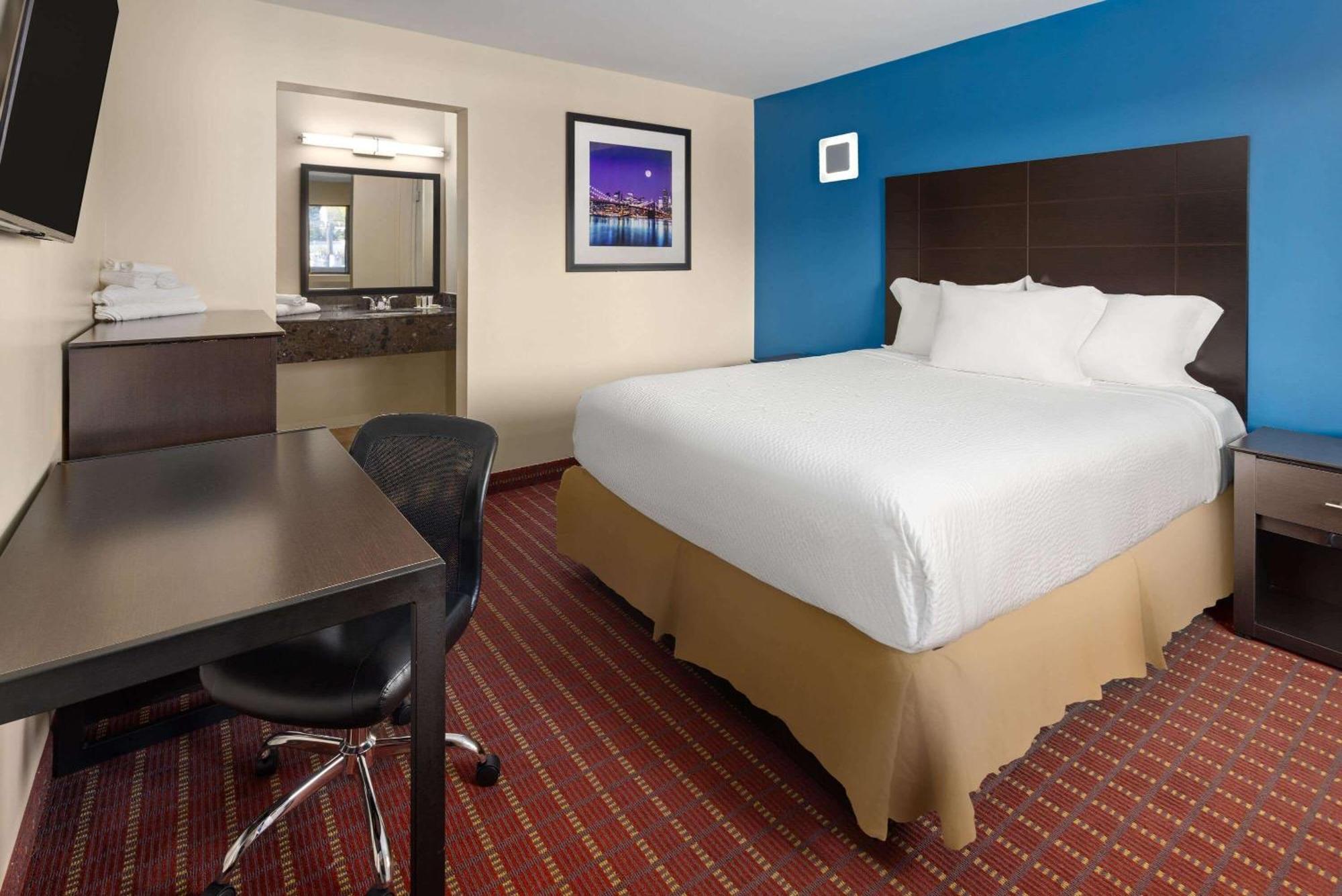 Travelodge By Wyndham Manhasset Exterior foto