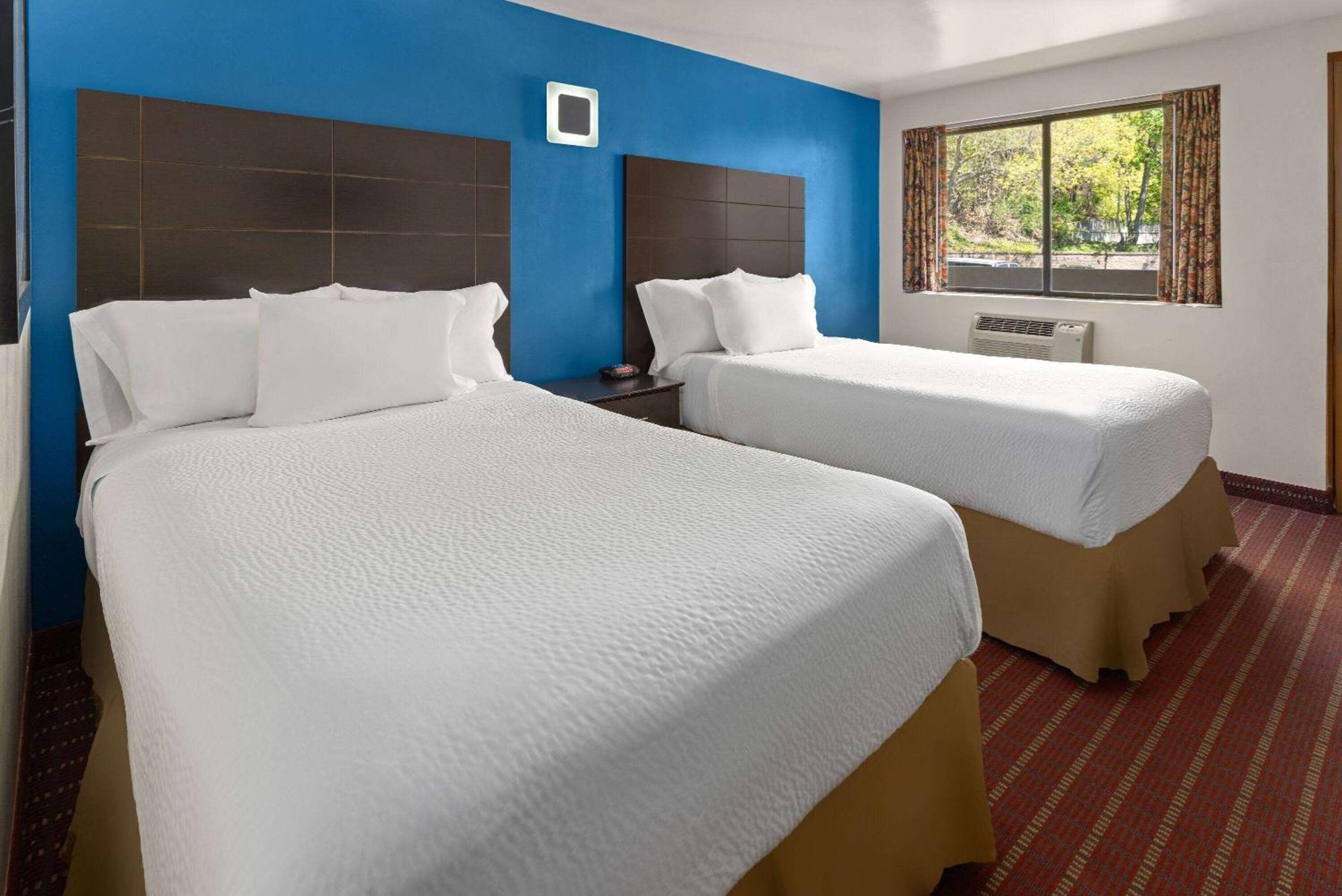 Travelodge By Wyndham Manhasset Exterior foto