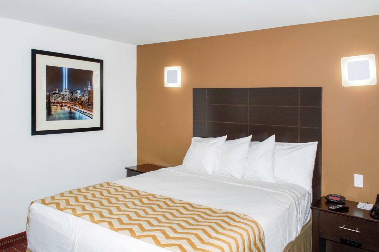 Travelodge By Wyndham Manhasset Exterior foto