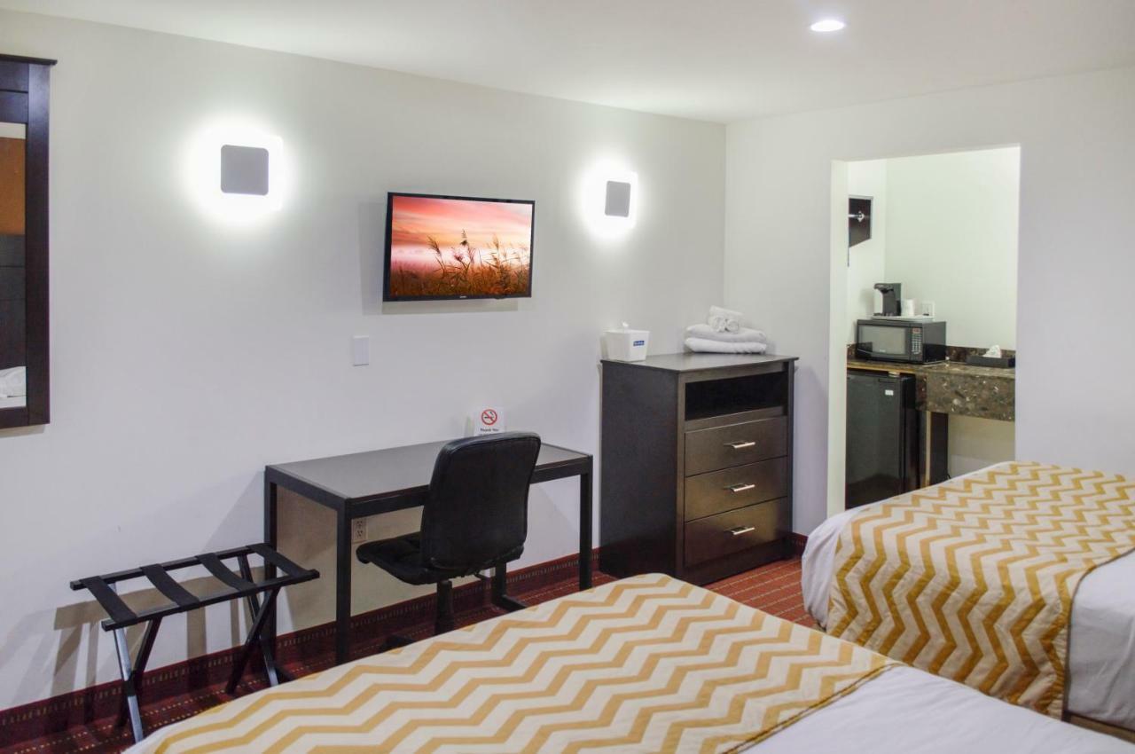 Travelodge By Wyndham Manhasset Exterior foto