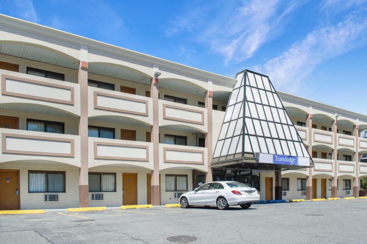 Travelodge By Wyndham Manhasset Exterior foto