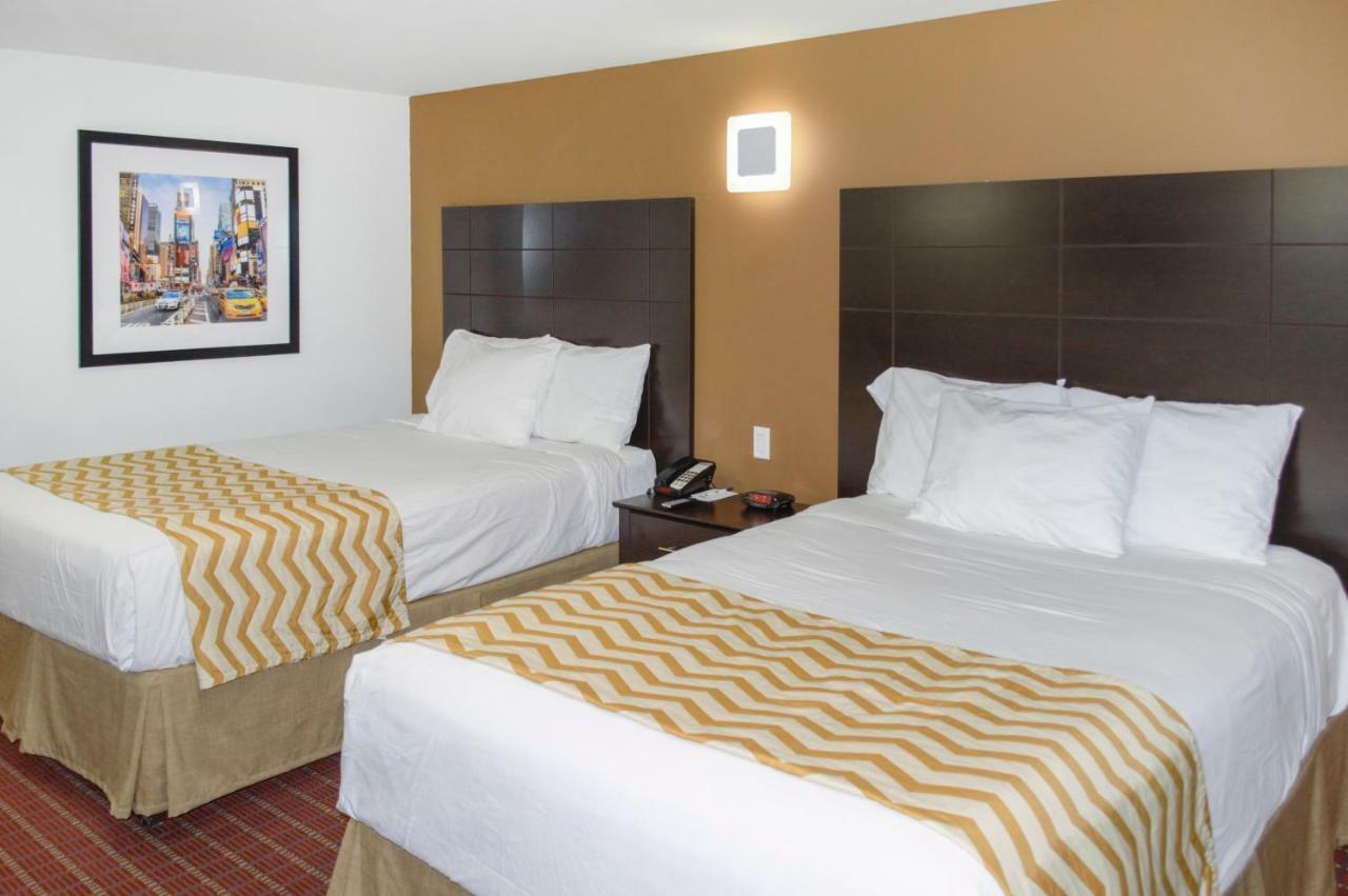 Travelodge By Wyndham Manhasset Exterior foto